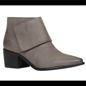 Aldo Qilanna grey nubuck leather booties 7.5